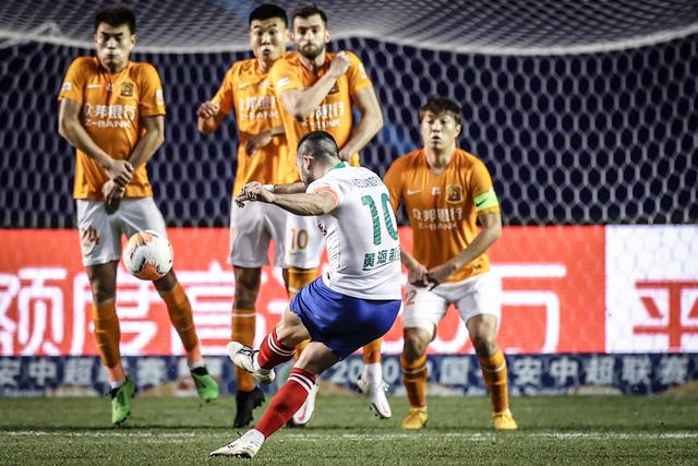 冠中冠特鲁姆普4-0赢首胜 丁俊晖赛季第4次1轮游