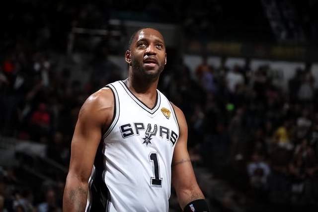 徐杰22+11广东胜山东 莫兰德19+10于德豪14分